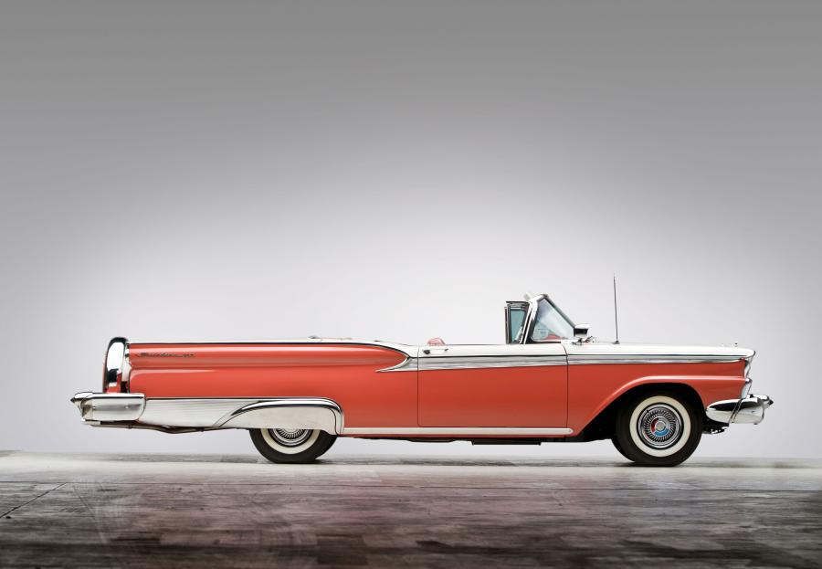  Ford Galaxie Skyliner Retractable Hardtop Red 1959 года  (фото 18 из 21)